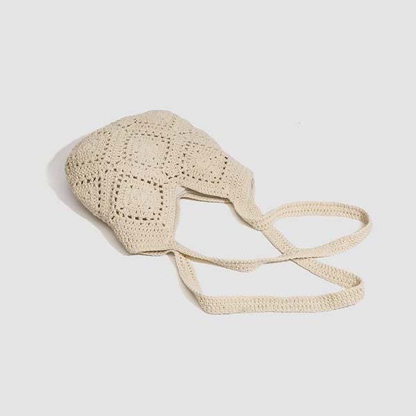 Gehäkelte, gewebte Schultertasche im Shopper-Stil mit offenem Webmuster, Stofffutter und langen Schulterriemen, Detailansicht 4