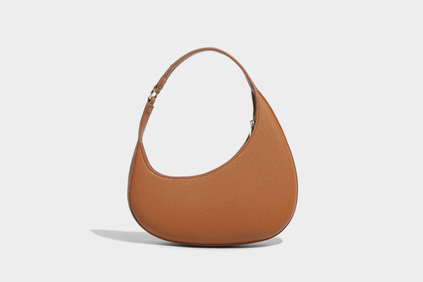 Halbmondförmige Hobo-Schultertasche in genarbter Lederoptik mit schmalem Riemen und goldfarbenen Reißverschlussdetails, Detailansicht