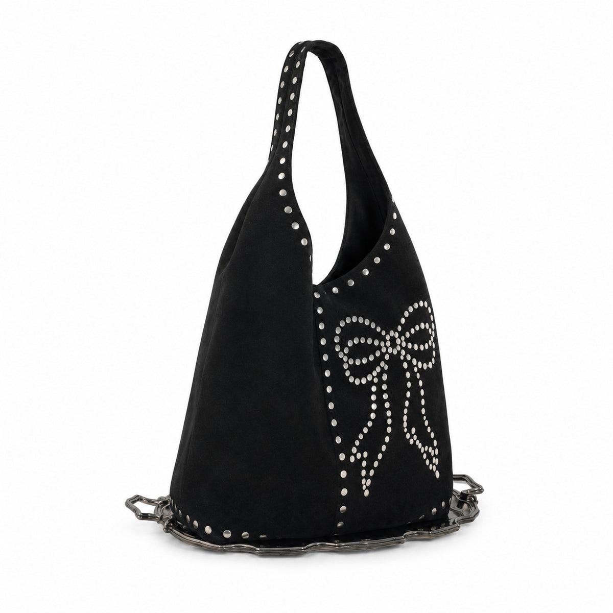 Oversize-Hobo-Schultertasche in schwarzer Velourslederoptik mit silberfarbenen Rundnieten und großem, mit Nieten besetztem Schleifenmotiv auf der Vorderseite, Detailansicht