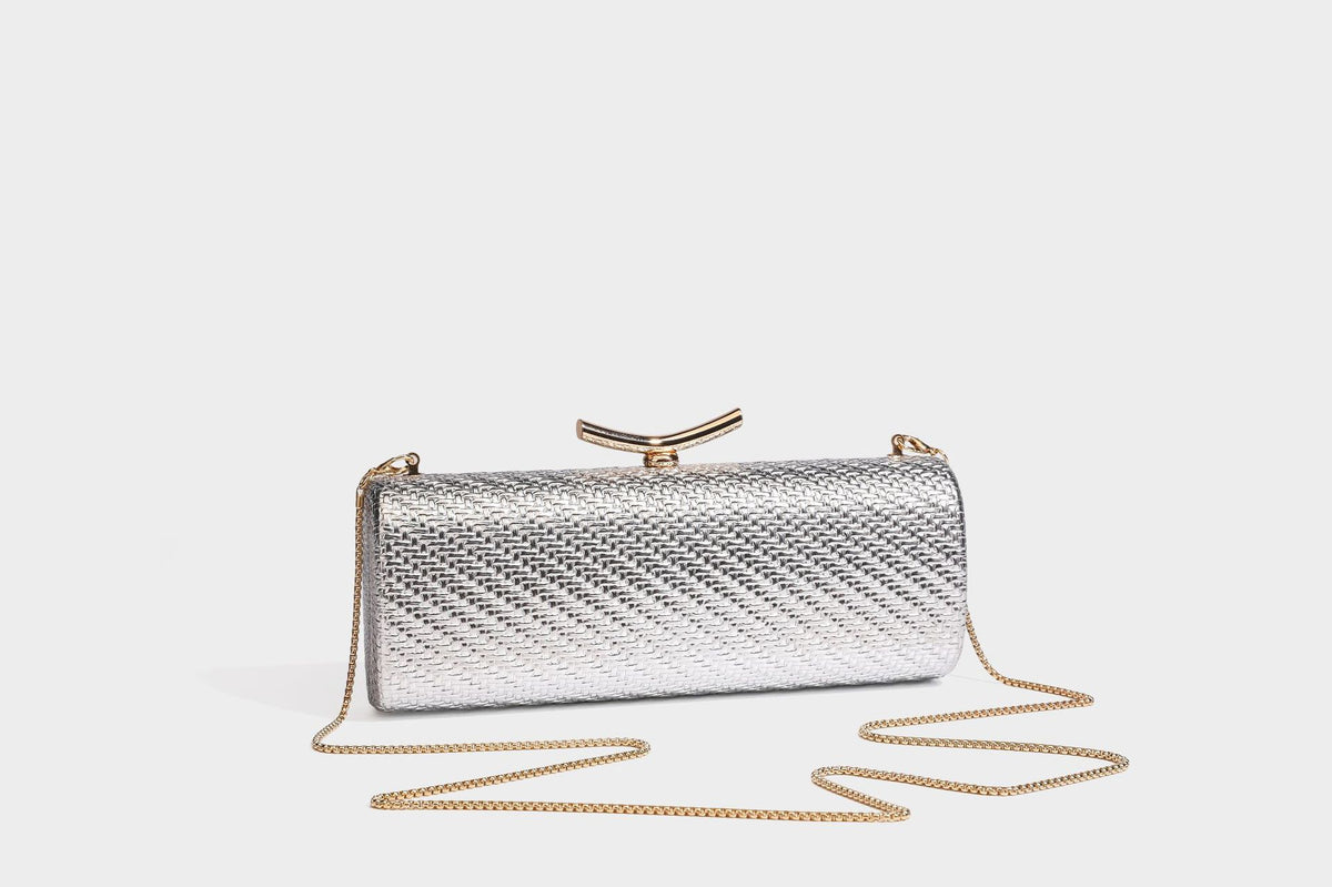 Strukturierte metallische Abend-Clutch mit gewebter Optik, geschwungenem goldfarbenem Kiss-Lock-Verschluss und abnehmbarem schmalem goldfarbenem Kettenriemen