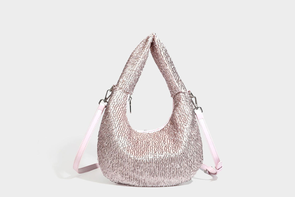 Lässig drapierte, tropfenförmige Hobo-Schultertasche mit durchgehendem Metallic-Paillettenbesatz und silberfarbenen Metalldetails, Detailansicht 30