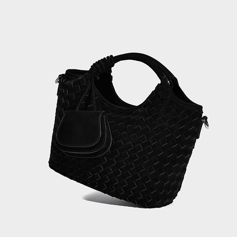 Wandelbare Tote-Schultertasche aus mattem Webmaterial mit geknoteten Henkeln, vorderer Überschlagtasche und abnehmbarem Riemen, Detailansicht 6