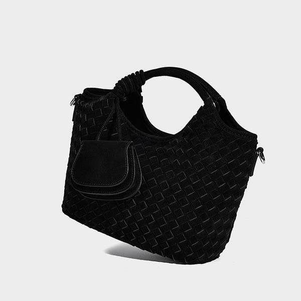 Wandelbare Tote-Schultertasche aus mattem Webmaterial mit geknoteten Henkeln, vorderer Überschlagtasche und abnehmbarem Riemen, Detailansicht 6
