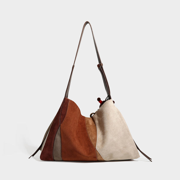 Bequeme Patchwork-Tote in Braun, Rostbraun, Beige und beigefarbenen Velourslederimitat-Einsätzen mit Besatz in Lederoptik und verstellbarem Schulterriemen
