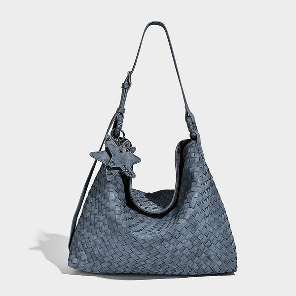 Weich fallende Hobo-Schultertasche mit gewebter Struktur, Sternanhänger-Beschlag und verstellbarem Riemen, Detailansicht 7