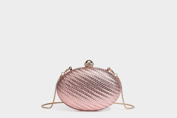 Kleine, ovale, metallisch gewebte Clutch mit juwelenbesetztem Bügelverschluss in Goldoptik und abnehmbarem Kettenriemen, Detailansicht 26