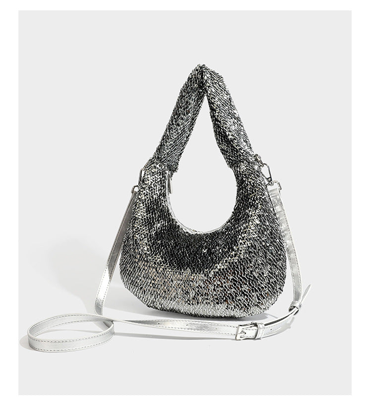 Lässig drapierte, tropfenförmige Hobo-Schultertasche mit durchgehendem Metallic-Paillettenbesatz und silberfarbenen Metalldetails, Detailansicht 12