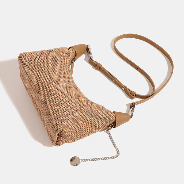 Kleine gewebte Hobo-Tasche aus Stroh mit Reißverschluss, Besatz in Lederoptik und Beschlägen in Silberoptik, Detailansicht 4
