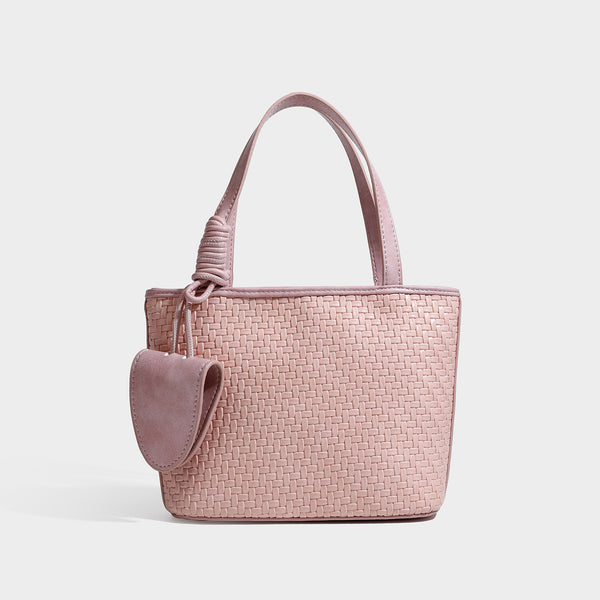 Strukturierte Tote-Bag mit Webstruktur in Braun und goldfarbenen Beschlägen, mit Seil umwickelten Tragegriffen, kleiner Fronttasche sowie, Detailansicht