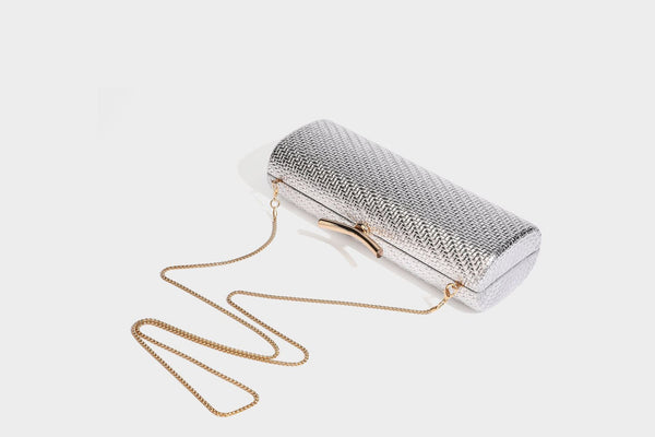 Strukturierte metallische Abend-Clutch mit gewebter Optik, geschwungenem goldfarbenem Kiss-Lock-Verschluss und abnehmbarem schmalem goldfarbenem Kettenriemen