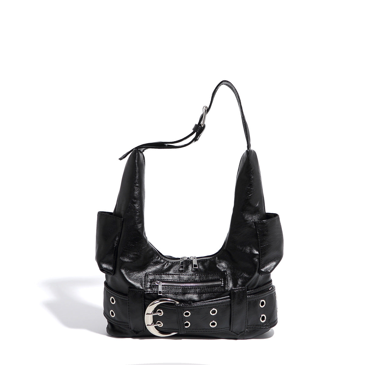 Große schwarze Hobo-Schultertasche in glänzender Lederoptik mit silberfarbener Gürtelschnalle, Ösenbesatz und vorderer Reißverschlusstasche, Detailansicht
