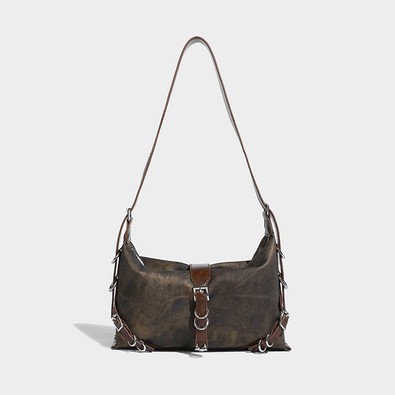 Lässig fallende Hobo-Schultertasche mit Used-Finish, silberfarbenen Ring- und Schnallendetails sowie verstellbarem Riemen, Detailansicht 6