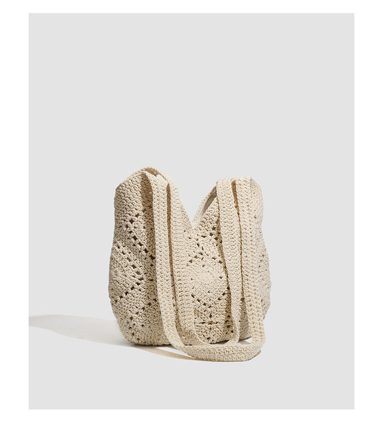 Gehäkelte Schultertasche im Shopper-Stil mit grobmaschigem Muster, Stofffutter und langen Schulterriemen, Detailansicht 9