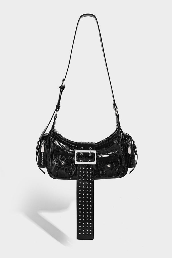 Halbmond-Schultertasche mit Nieten und Gürtelschnallen-Lasche, mehreren Vordertaschen und silberfarbenen Beschlägen, Detailansicht 33