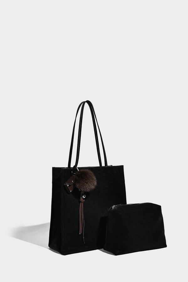 Hohe rechteckige Tote-Bag in matter Velourslederoptik mit zwei Schulterriemen und passender Reißverschlusstasche, Detailansicht 19