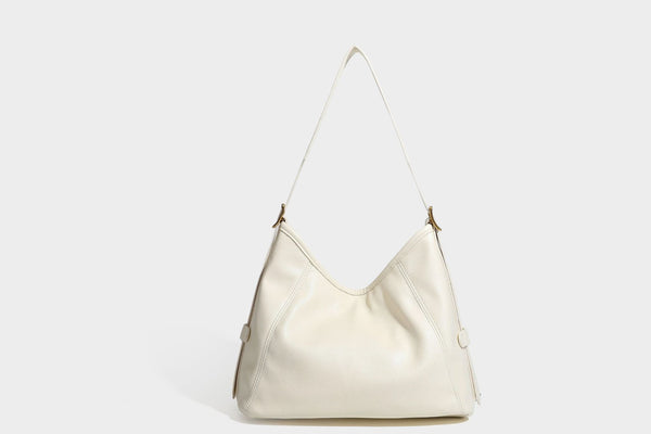 Lässige Hobo-Schultertasche mit glatter Oberfläche in Lederoptik, kontrastierenden Steppnähten, antikgoldfarbenen Metallelementen und, Detail