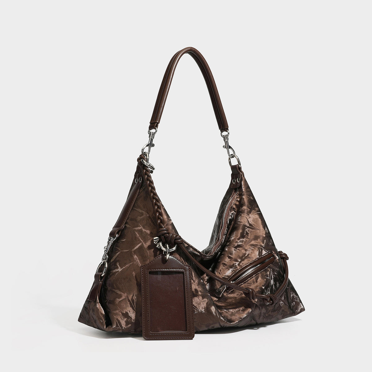 Weiche Hobo-Schultertasche in geknautschter, metallischer brauner Lederoptik mit geflochtenen Knoten und silberfarbenen Beschlägen