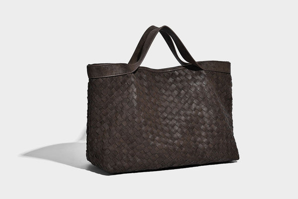 Große, formstabile Tote-Bag in Lederoptik mit gewebter Struktur und passender kleiner Tasche in Dunkelbraun, zwei Henkeln und verstellbarem