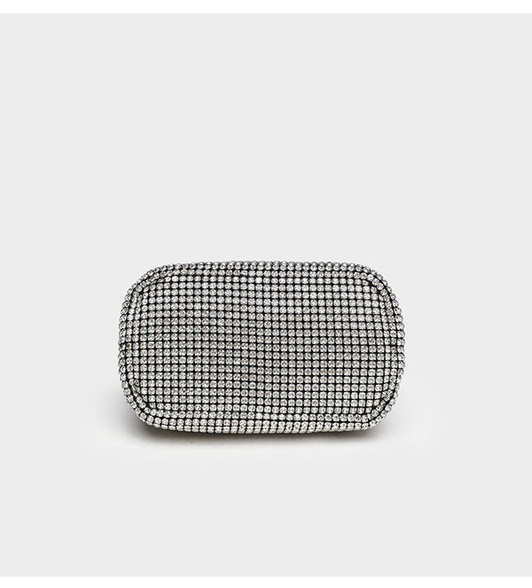 Kompakte Abendtasche mit durchgehendem Strassbesatz, silberfarbenem Metallrahmen, Strass-Tragegriff und abnehmbarer Kette