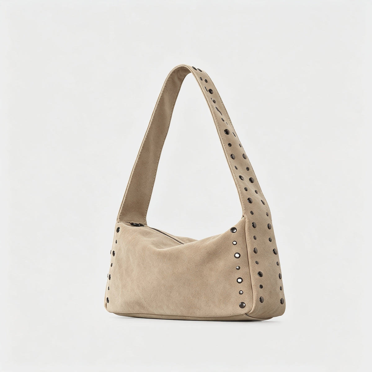 Lässige Hobo-Schultertasche mit matter Velourslederoptik, Nietenbesatz in Gunmetal-Optik entlang des Riemens und der Kanten, Reißverschluss oben