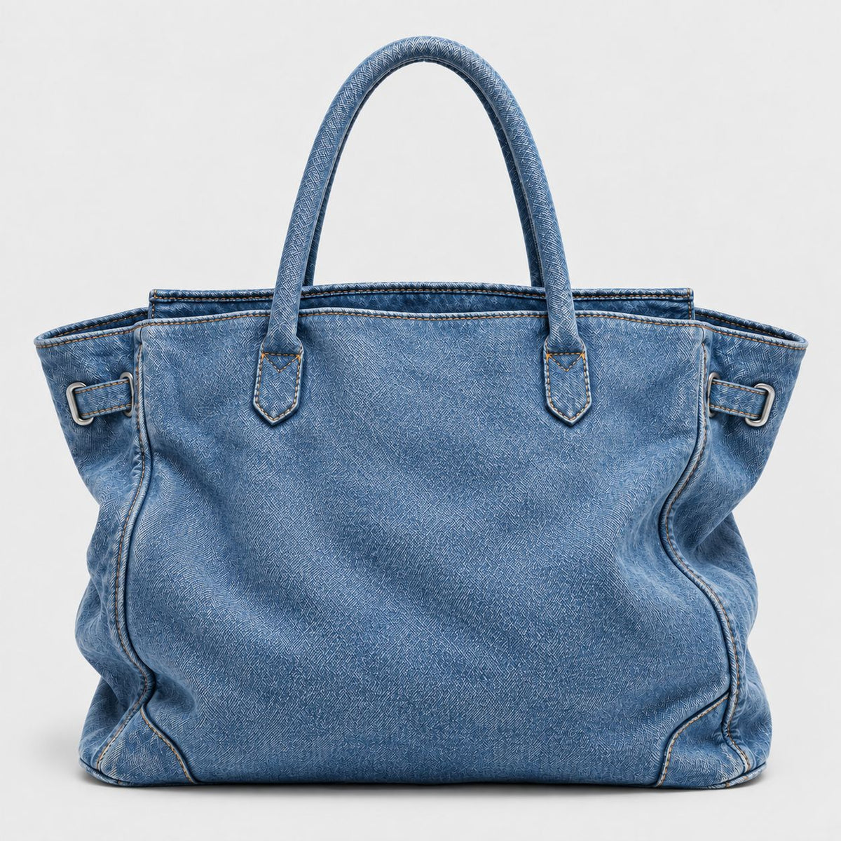 Lässige Tote-Bag aus Denim mit silberfarbenem Drehverschluss, Schnallenbeschlägen und zwei gerollten Henkeln, Detailansicht 12
