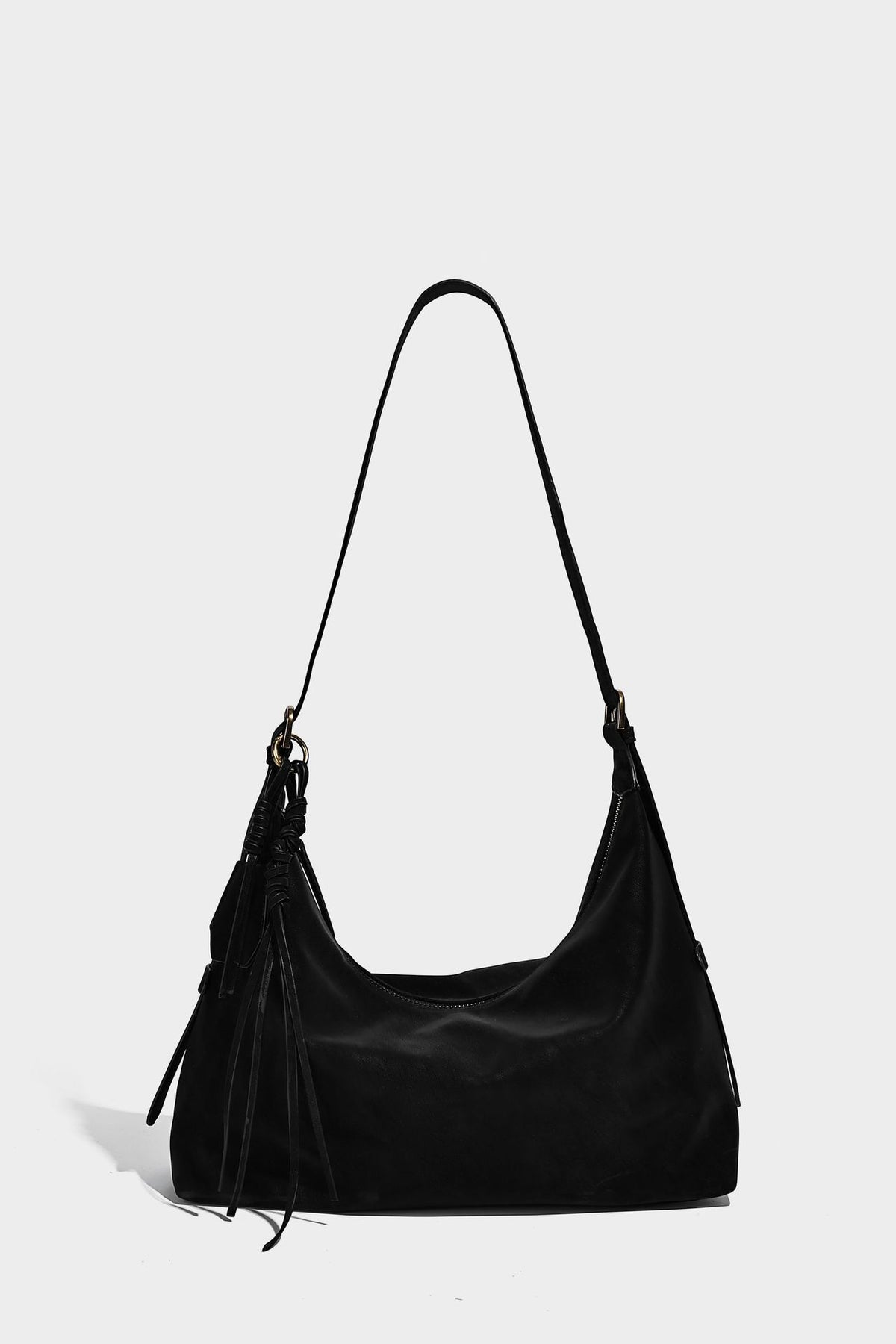 Lässige Hobo-Schultertasche mit matter Oberfläche, Quastenbesatz und goldfarbenen Metallelementen, Detailansicht 15
