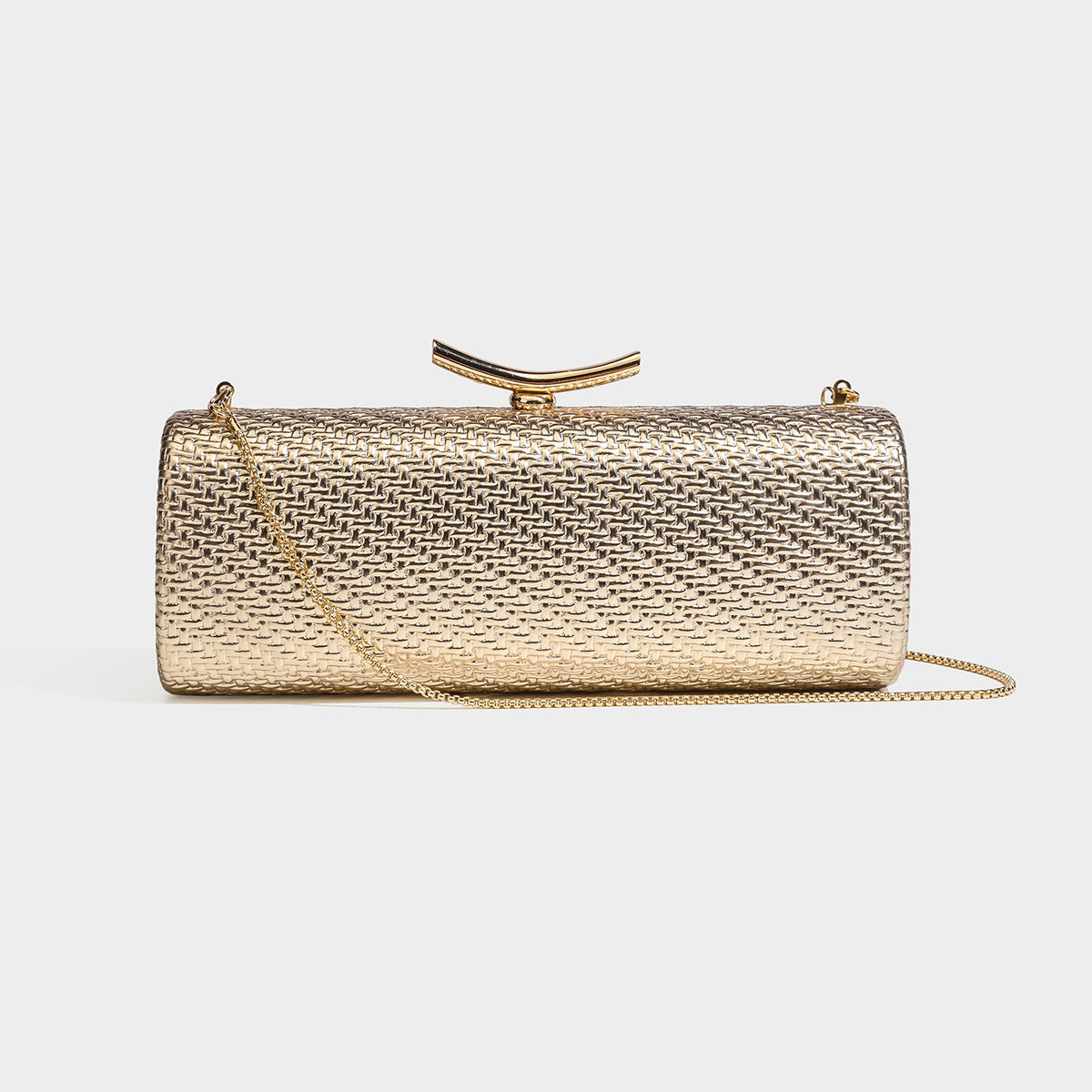Formstabile, metallisch gewebte Abend-Clutch mit geschwungenem goldfarbenem Kiss-Lock-Verschluss und abnehmbarem, schmalem goldfarbenem Kettenriemen