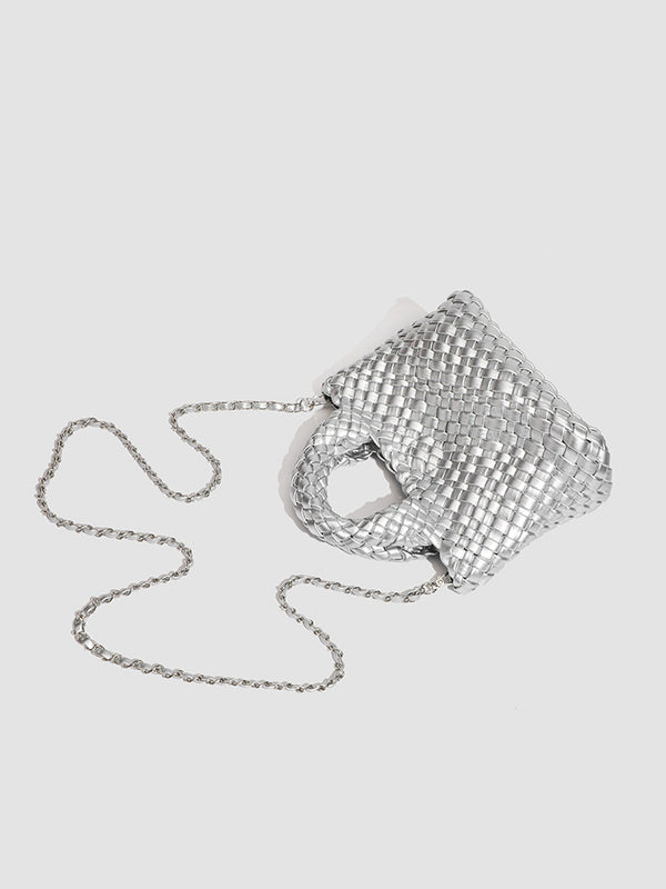 Mini-Tote-Bag im Korbgeflecht-Look mit abgerundeten Henkeln und abnehmbarem silberfarbenem Kettenriemen, Detailansicht 13