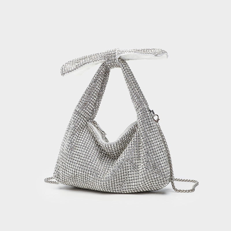Schultertasche mit Schleife, vollständig mit Kristall-Strasssteinen besetzt, Kettenriemen und Reißverschluss, Detailansicht 9