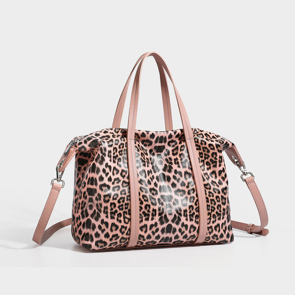 Glänzende Tote-Bag in Lederoptik mit Leopardenmuster, schwarzer Einfassung, Reißverschluss und zwei Schulterhenkeln, Detailansicht 7