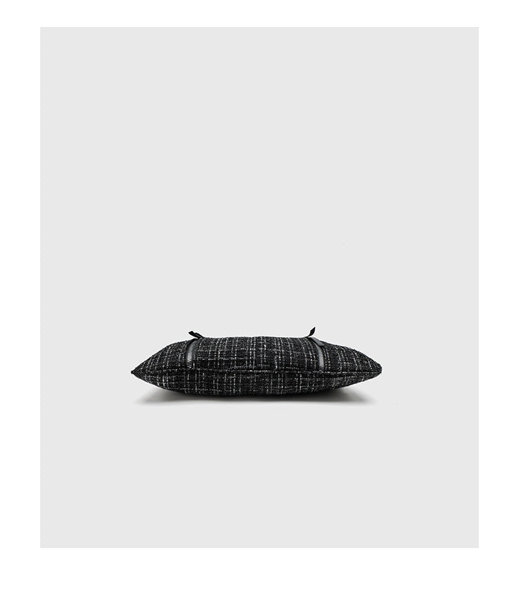 Große schwarze Schulter-Tote-Bag mit Tweedstruktur, silberfarbener Kette und Riemen in Lederoptik, Metallösen und Außenreißverschluss