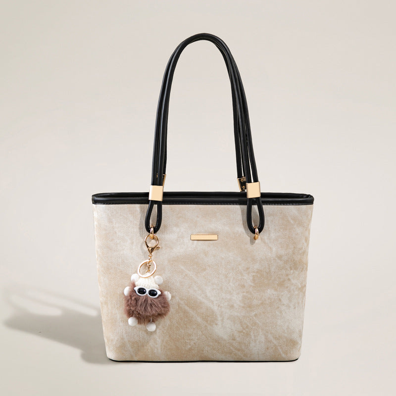 Große, strukturierte Vintage-Tote-Tasche in Salbeigrün mit kaffeebraunem Lederimitatbesatz, goldfarbenen Beschlägen und abnehmbarem Plüsch