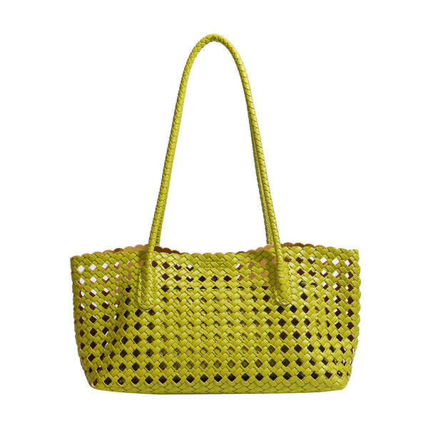 Limegrüne Tote-Bag aus offenem Flechtwerk mit langen geflochtenen Henkeln zum Tragen über der Schulter und gewelltem oberen Rand, Detailansicht 5