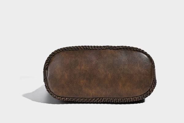 Große, lässig fallende Hobo-Schultertasche in brauner Webstruktur mit kleiner Tasche mit Überschlag und schmalem geknotetem Riemen, Detailansicht 29