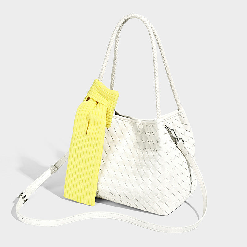 Glänzend gewebte Schultertasche im Shopper-Stil mit geflochtenen Doppelhenkeln in Mintgrün, Detailansicht 19