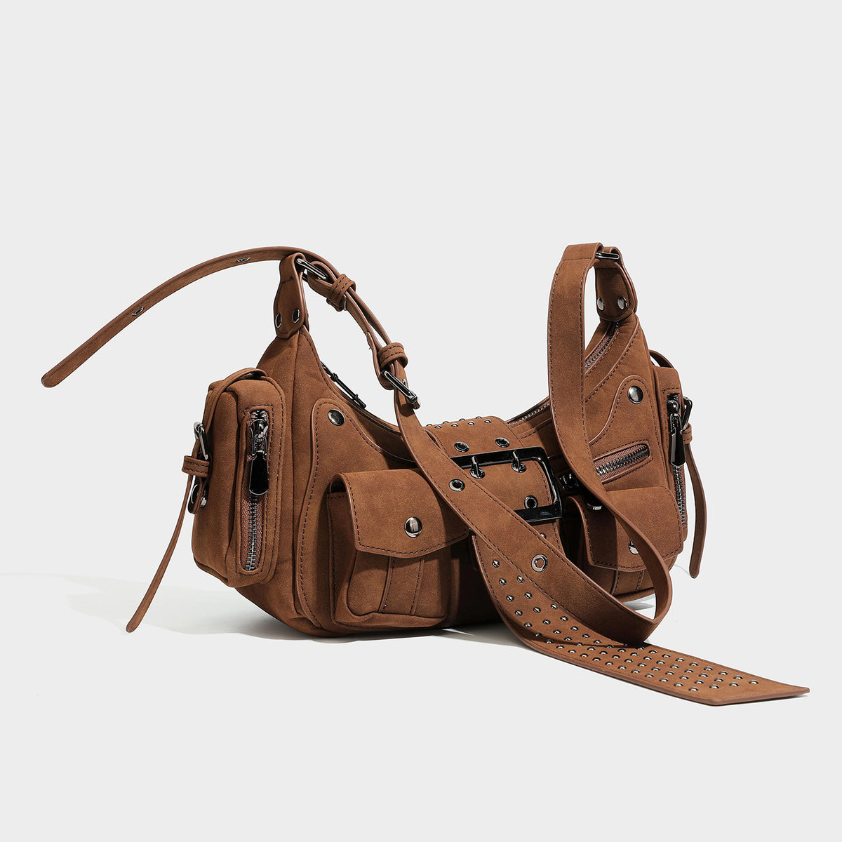 Halbmondförmige Schultertasche mit Nieten besetzter Riemenschnallenlasche, mehreren Frontfächern und silberfarbenen Metalldetails, Detailansicht 53