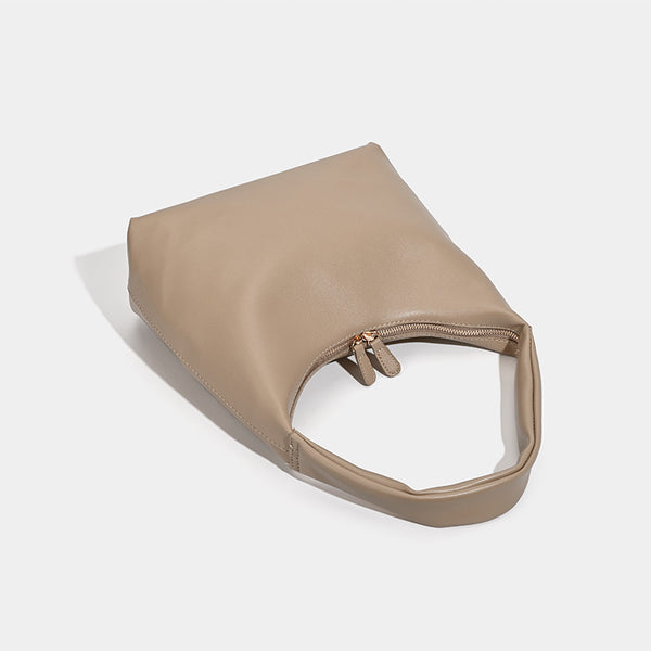 Smooth leather-look slouchy hobo shoulder bag with zip closure and wide single strap, detail view 4