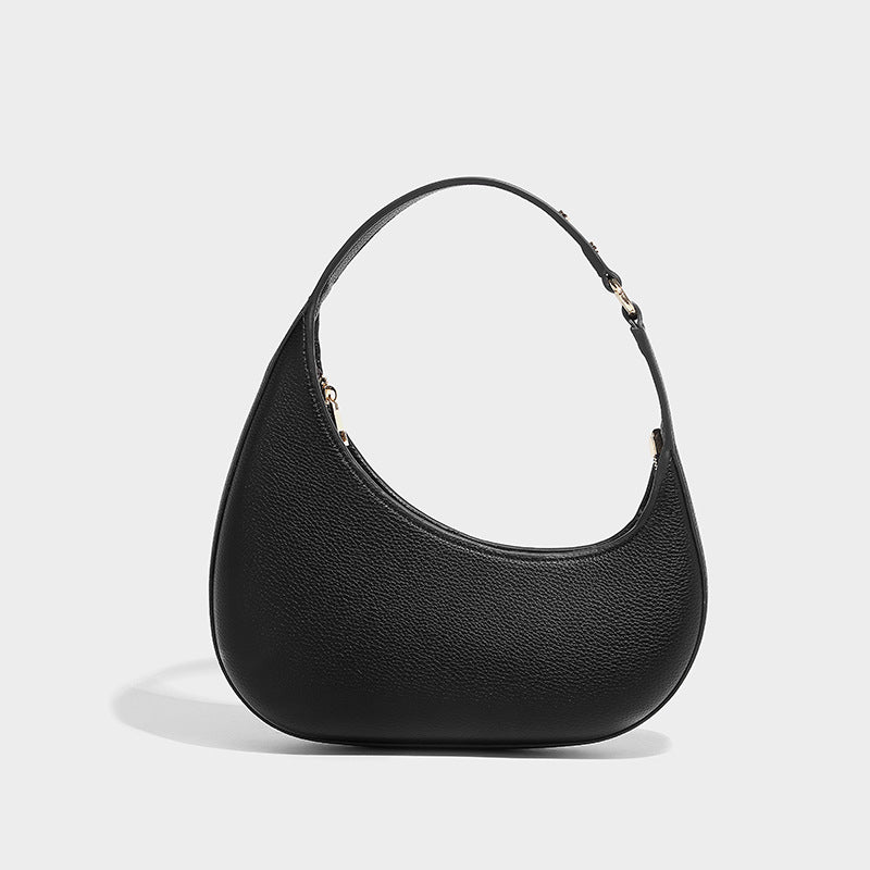 Halbmond-Schultertasche mit genarbter Oberfläche, einem Schlaufenhenkel und goldfarbenen Reißverschlussbeschlägen, Detailansicht 6