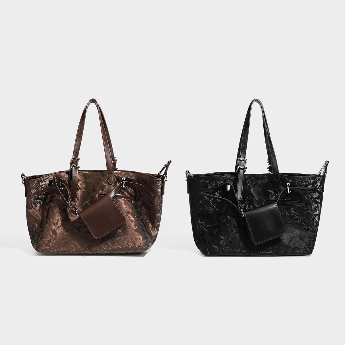 Glänzende, geknautschte Tote-Bag im Metallic-Look mit zwei Tragegriffen, abnehmbarem Schulterriemen und abnehmbarer kleiner brauner Reißverschlusstasche