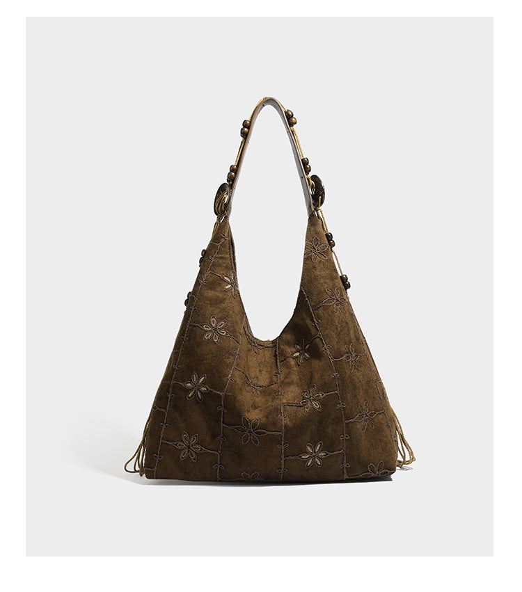 Dunkelbraune bestickte Hobo-Tote-Bag mit Schulterriemen in Lederoptik und Perlen, geknoteten Quastenbändern und ovalen Ringbeschlägen