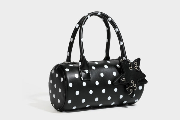 Glänzende gepunktete Barrel-Bag mit abgerundeten Henkeln, Sternanhänger und abnehmbarem Crossbody-Riemen, Detailansicht 29