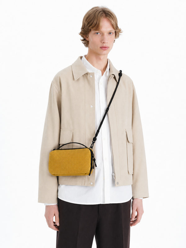 Kompakte rechteckige Nylon-Crossbody-Bag mit Reißverschluss oben, geknotetem verstellbarem Riemen und kurzem Tragegriff, Detailansicht 14