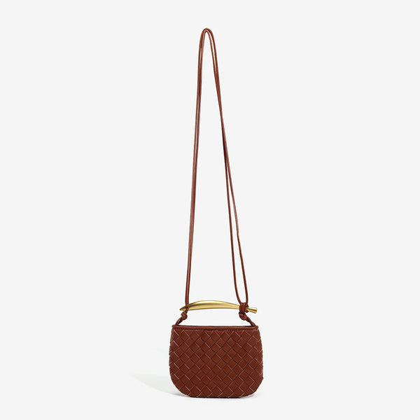 Mini-Crossbody-Etui mit gewebter Rautenstruktur, geschwungenem Henkel in Goldoptik und schmalem Kordelriemen, Detailansicht 9