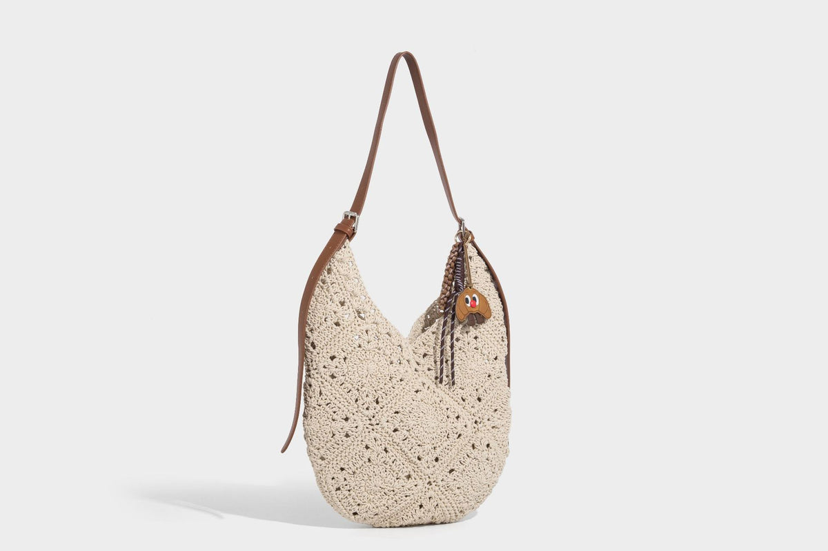 Lässige gehäkelte Hobo-Schultertasche aus Wachsschnur mit verstellbarem Riemen in Lederoptik und Taschenkorpus im offenen Gittermuster, Detailansicht 23