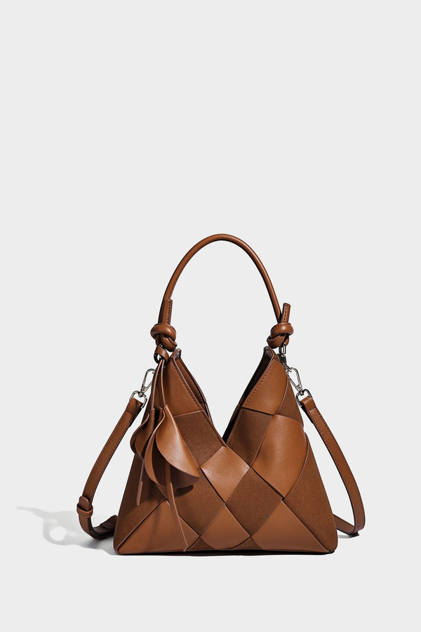 Wandelbare Tote-Bag in gewebter Lederoptik mit geknoteten Tragegriffen, abnehmbarem Schulterriemen und goldfarbenen Beschlägen, Detailansicht