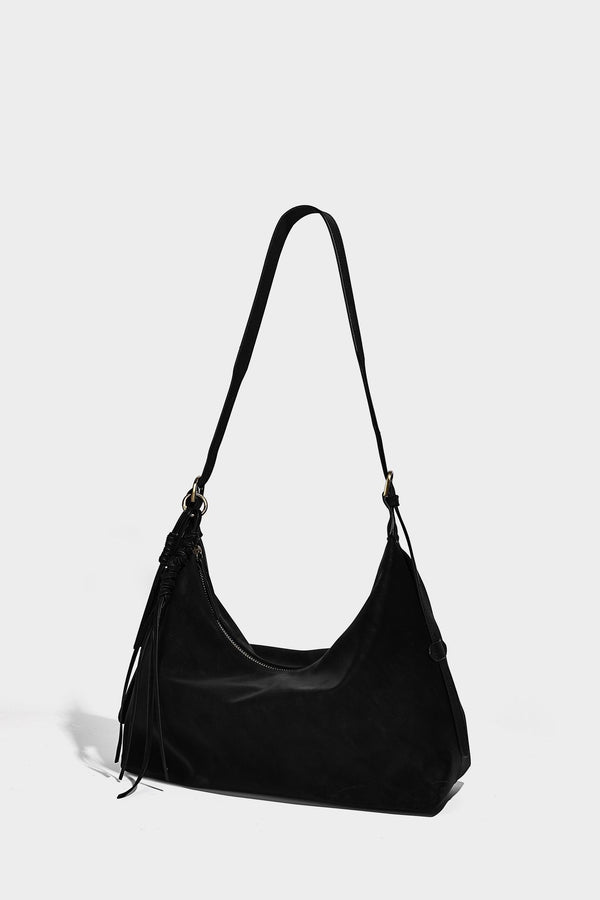 Lässige Hobo-Schultertasche mit matter Oberfläche, Quastenbesatz und goldfarbenen Metallelementen, Detailansicht 17