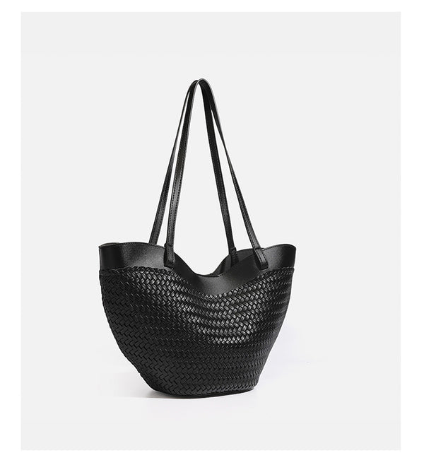 Große schwarze gewebte Tote-Bag mit glatter Kante in Lederoptik, langen doppelten Schulterriemen und geschwungener Silhouette, Detailansicht 10