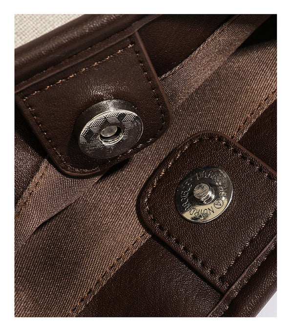 Cremefarbene Canvas-Schultertasche im Beuteltaschen-Stil mit dunkelbraunen Details in Lederoptik, geknotetem Riemen und befestigtem Mini-Etui, Detailansicht 20