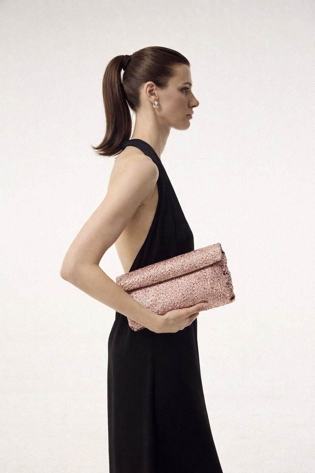 Überschlag-Clutch mit Kristallverzierung, Überschlagverschluss und abnehmbarem Kettenriemen, Detailansicht 10