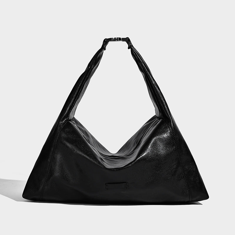 Übergroße, weich fallende Hobo-Schultertasche in Denimoptik mit breitem, verstellbarem Riemen und Reißverschluss oben, Detailansicht 3
